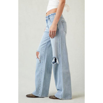 Pacsun Women'S Casey Low Rise Baggy Jeans Ripped Knee Light Indigo